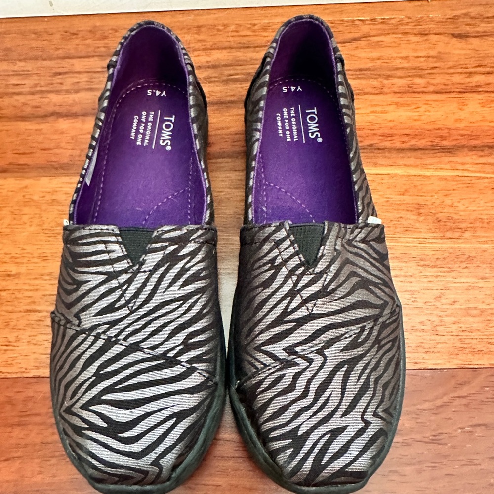 New Toms Black Zebra Shimmer Alpargata Slip On Shoes Nwob Unisex Big Kids 4.5y